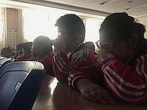 娱乐圈幕后趣闻大揭秘：明星真实一面引发热议🔥